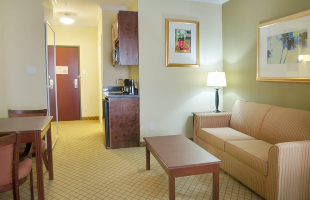 Images Holiday Inn Express & Suites Winnie by IHG