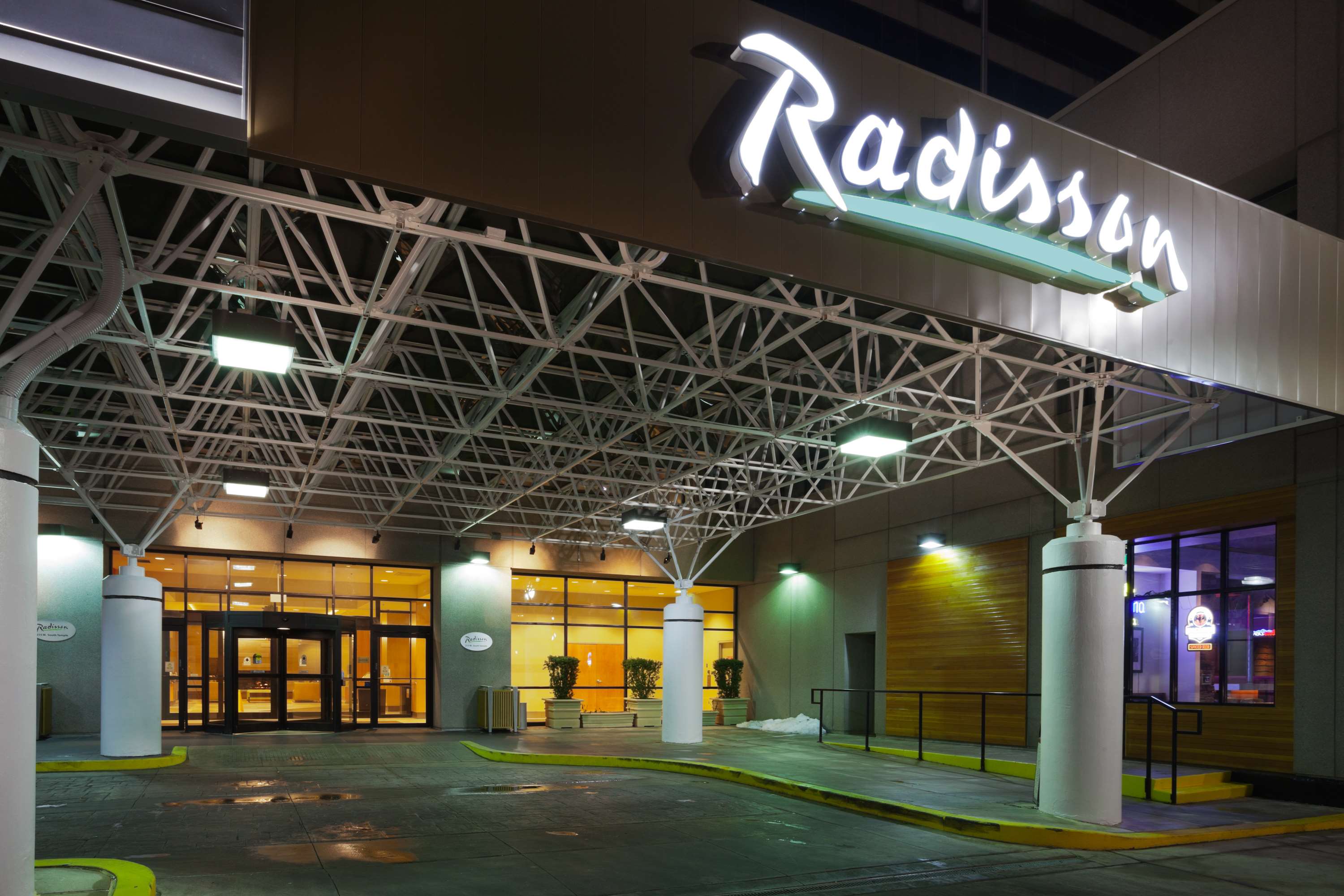 Radisson Hotel Salt Lake City Downtown Photo