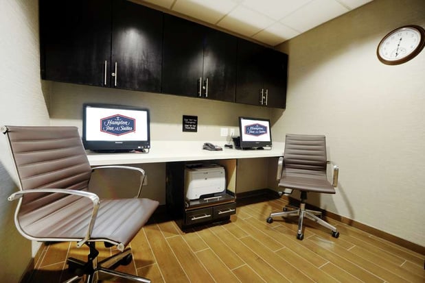 Images Hampton Inn & Suites Ponca City