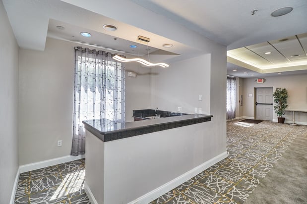 Images Holiday Inn Express & Suites Clearwater/US 19 N by IHG