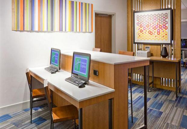 Images Holiday Inn Express & Suites Quincy I-10, an IHG Hotel