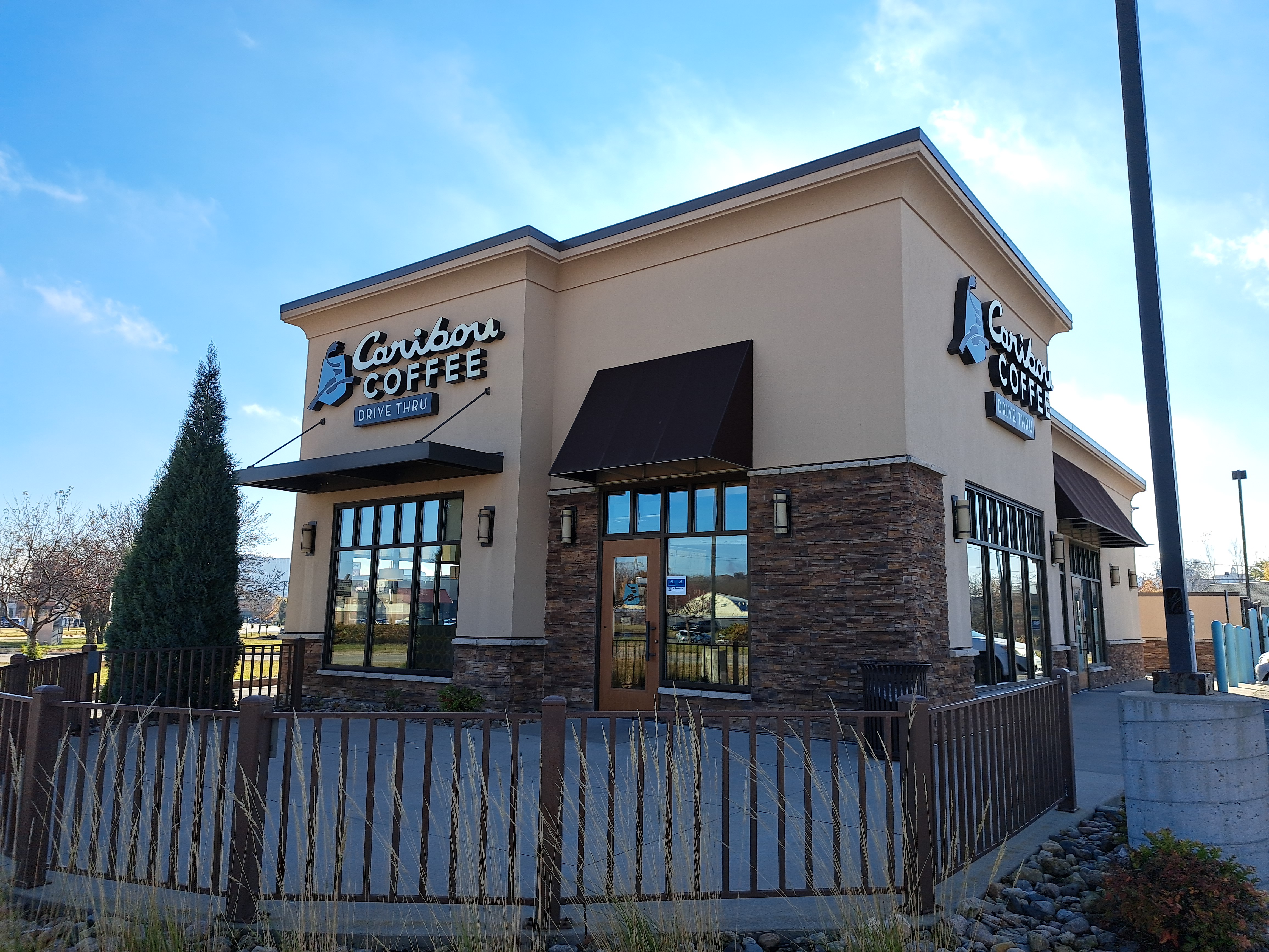 Storefront of the Caribou Coffee at 451 16th Avenue NW in Rochester