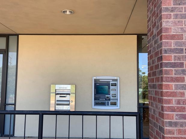 Images Guaranty Bank & Trust ATM