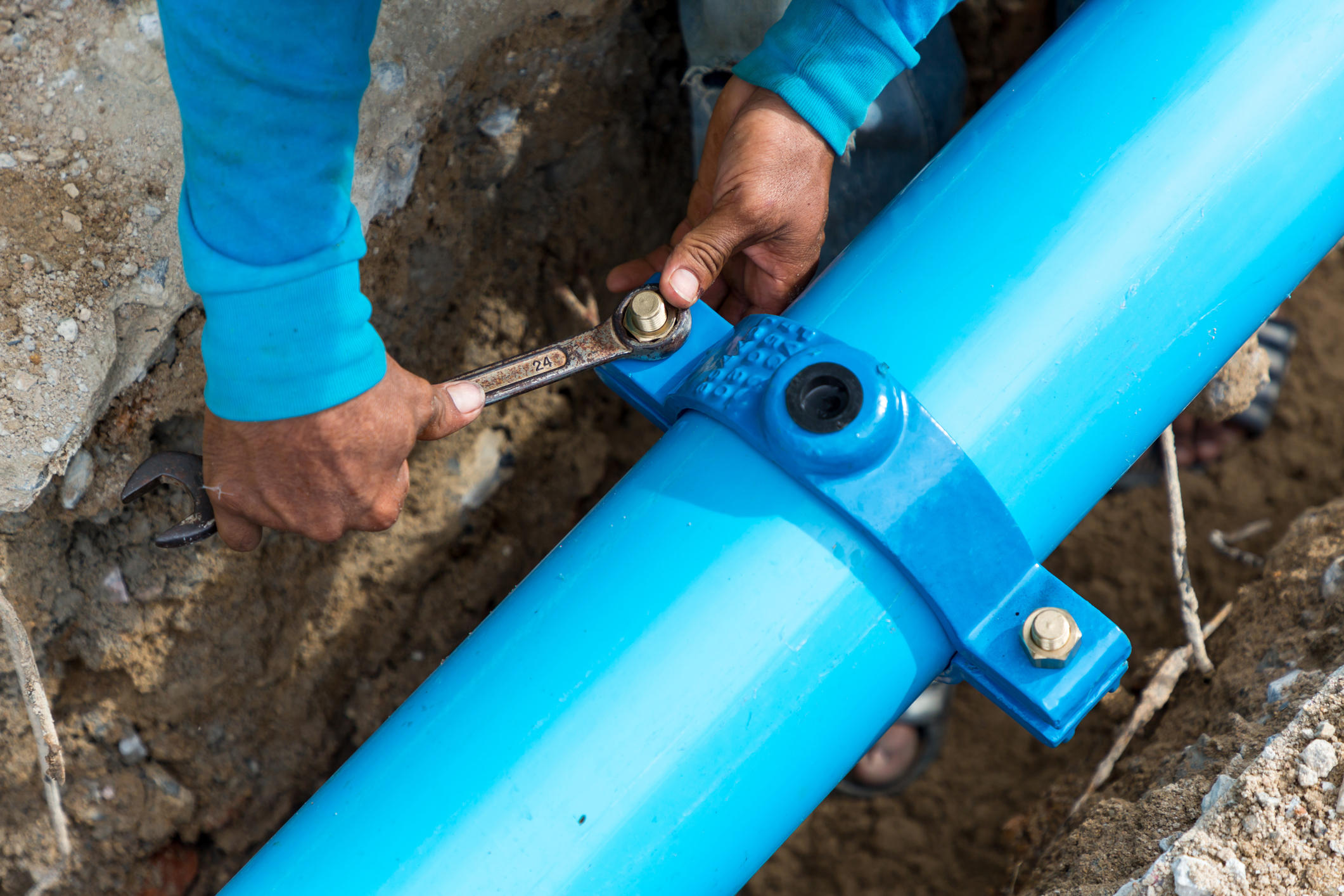 Our team is fully equipped to handle any sewer line repair including the water main line. If you need any repairs contact us now and we will get it done right away!