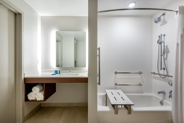 Images Holiday Inn Express & Suites Santa ANA - Orange County by IHG