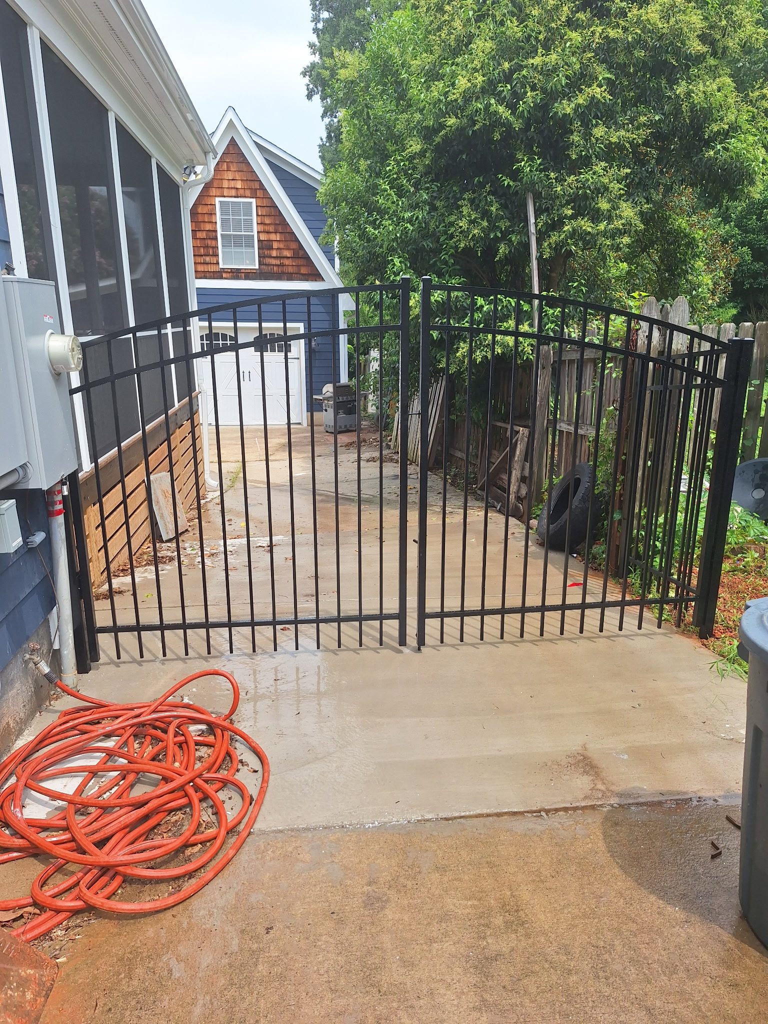 Aluminum Double Gate