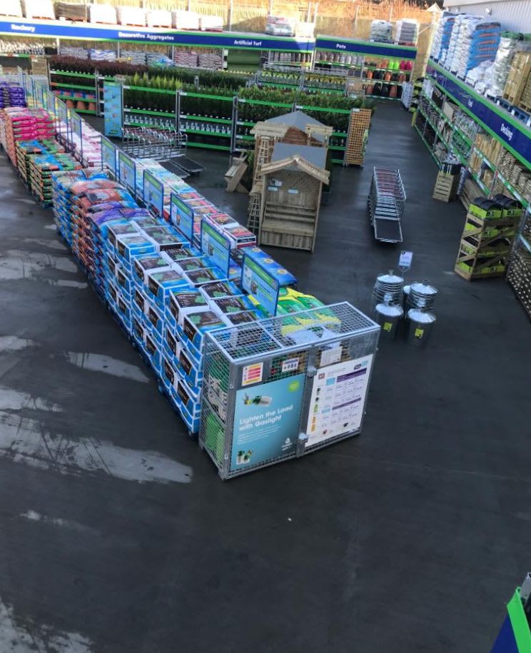 B&M's brand new store in Cowdenbeath boasts an extensive Garden Centre range; everything from fencing and aggregate, to planters and sheds.
