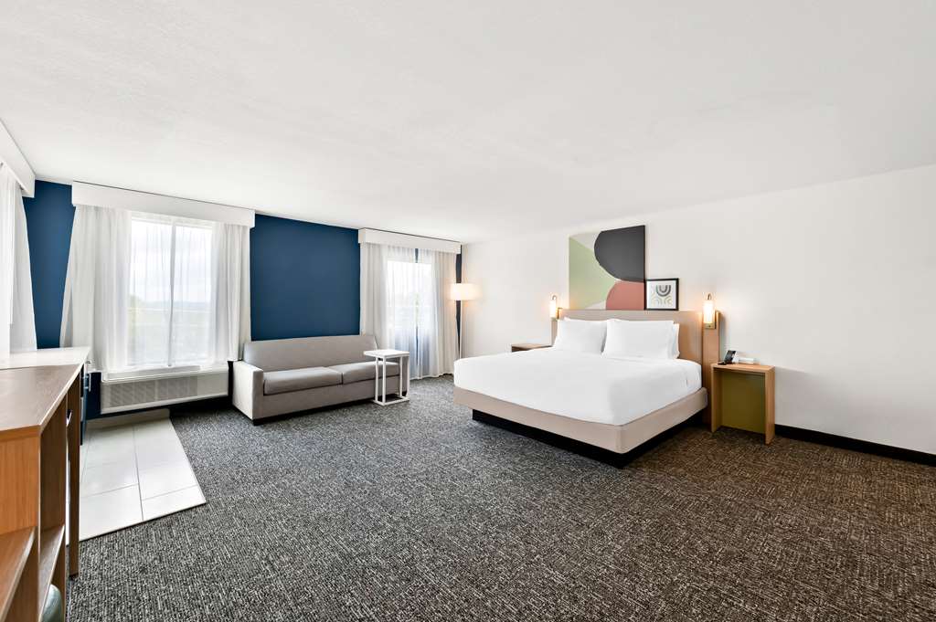 Guest room