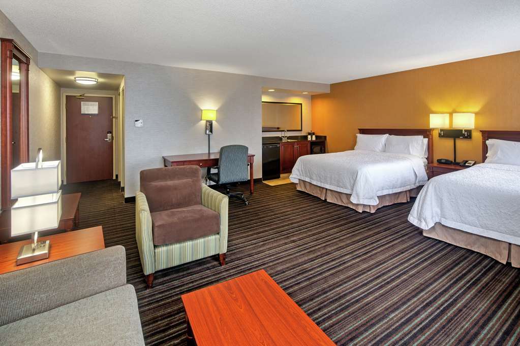 Images Hampton Inn & Suites by Hilton Toronto Airport