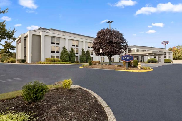 Images Hampton Inn Milford