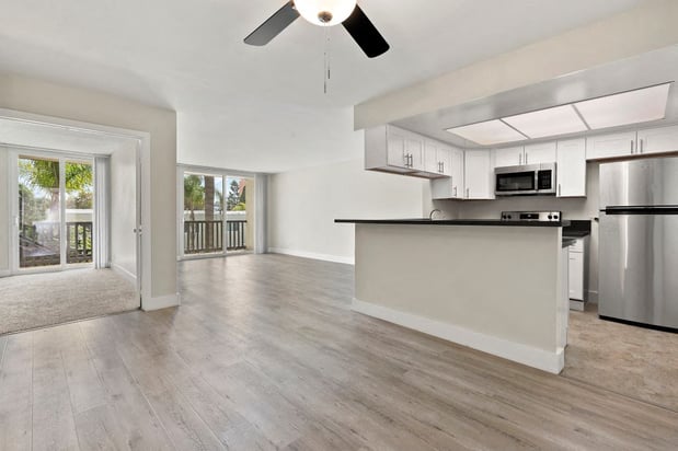 Images Parkway Plaza Apartments