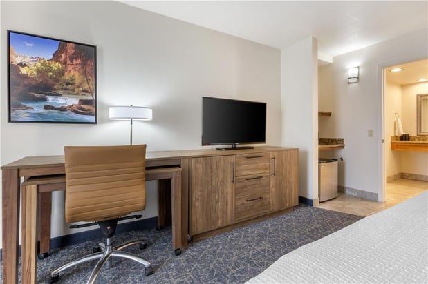 Images Best Western Plus A Wayfarer's Inn and Suites