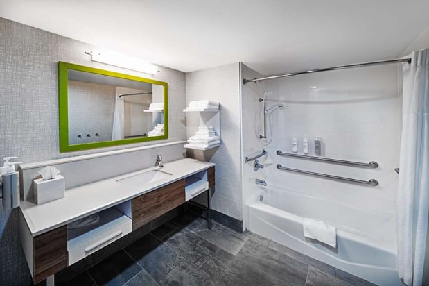 Images Hampton Inn & Suites Tulsa-Woodland Hills 71st-Memorial
