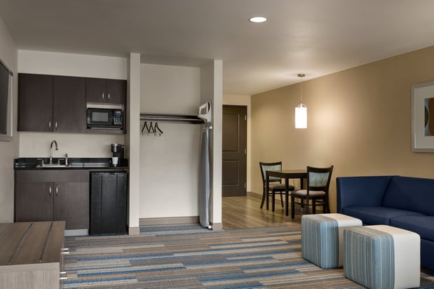 Images Holiday Inn Express & Suites Colorado Springs Central by IHG