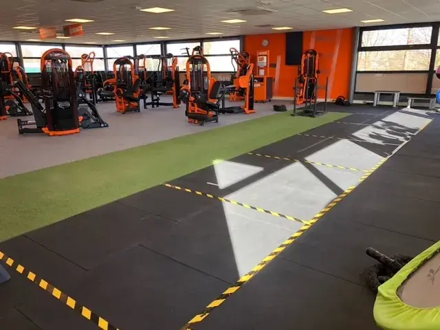 Foto's Basic-Fit 24/7