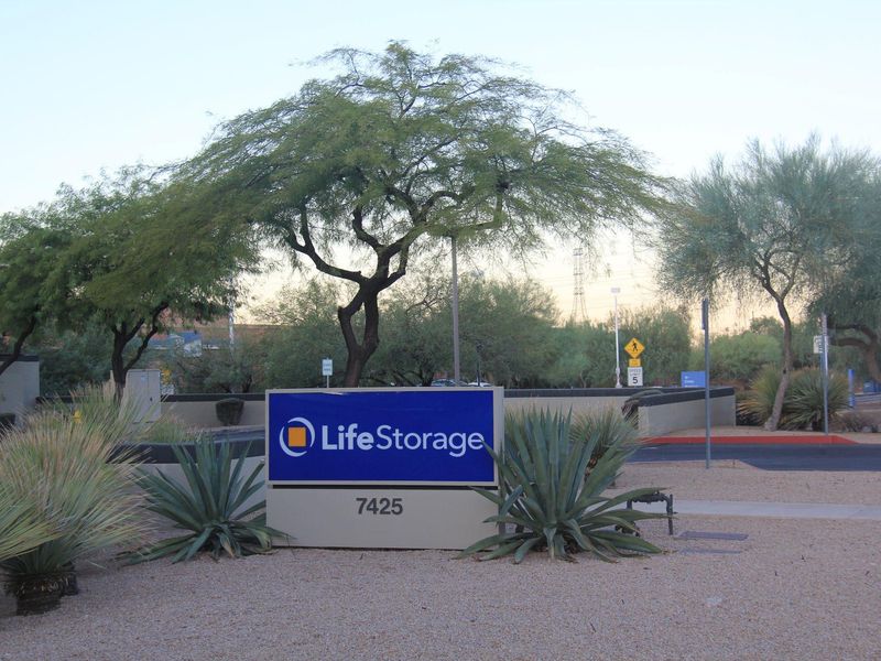 Images Life Storage - Scottsdale