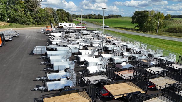 Images M&G Trailer on 55