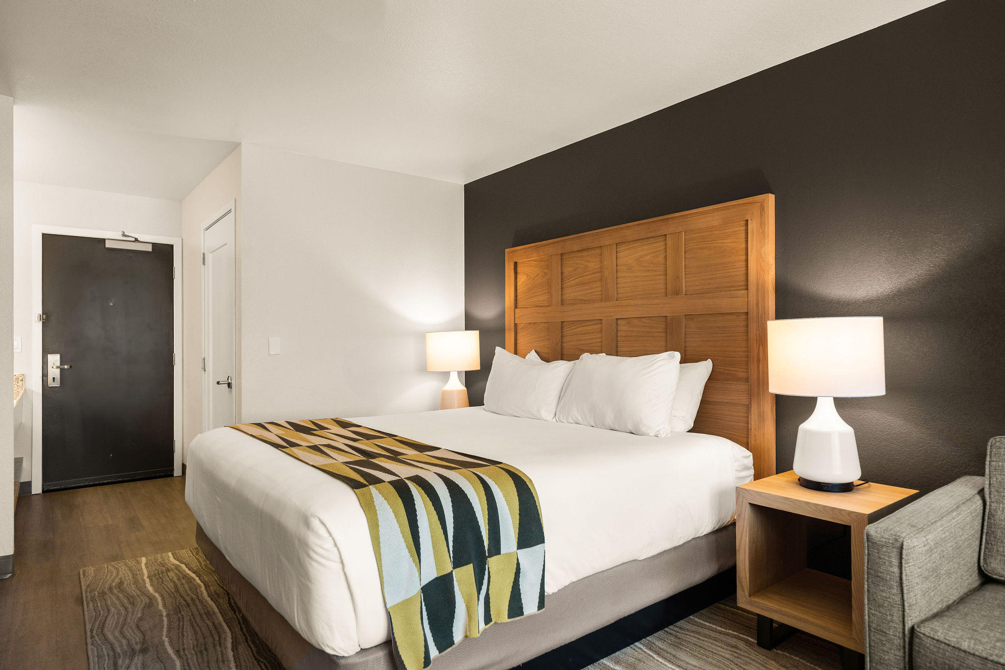 Oxford Suites Redding Guestrooms