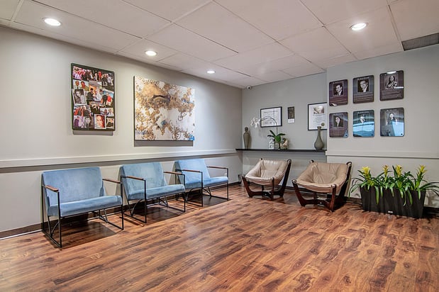 Images Wilshire Smile Studio - Los Angeles Dentist, Cosmetic and Emergency Dentistry