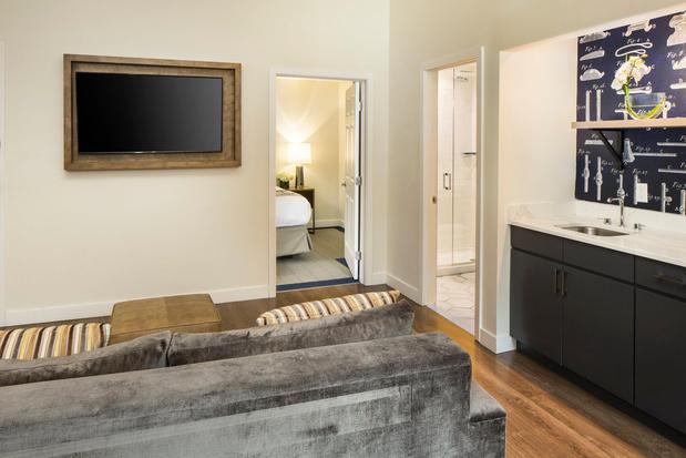 Images Hotel Indigo Boston Garden by IHG