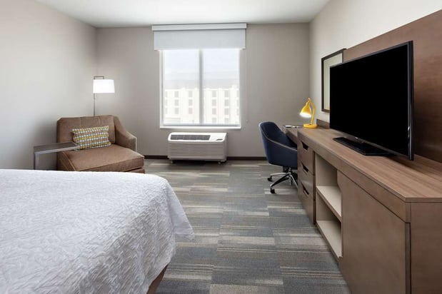 Images Hampton Inn & Suites San Diego Airport Liberty Station