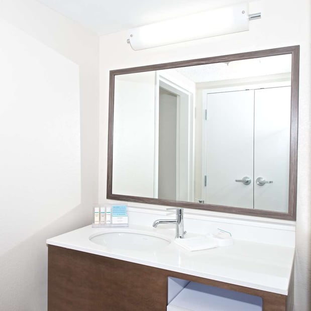 Images Hampton Inn & Suites N. Ft. Worth-Alliance Airport