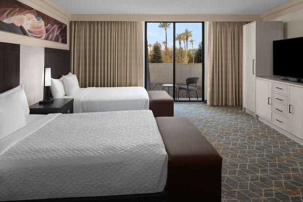 Images Embassy Suites by Hilton Phoenix Biltmore