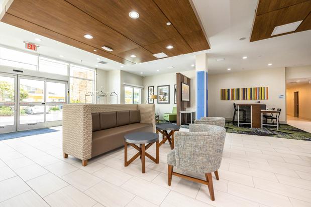 Images Holiday Inn Express & Suites San Jose – Silicon Valley by IHG