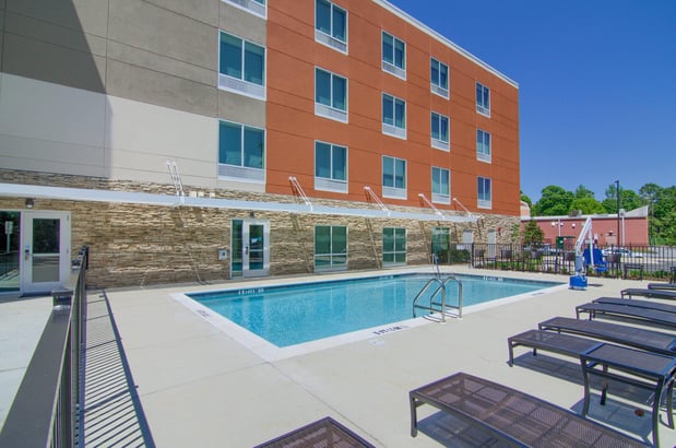 Images Holiday Inn Express & Suites Mobile - University Area by IHG