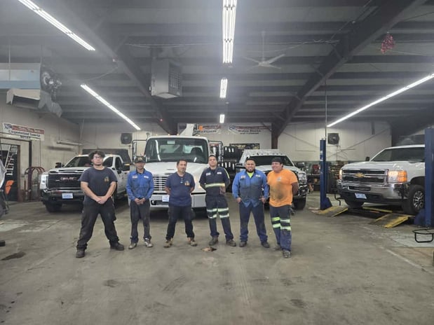 Images CB Truck Tire Service Inc