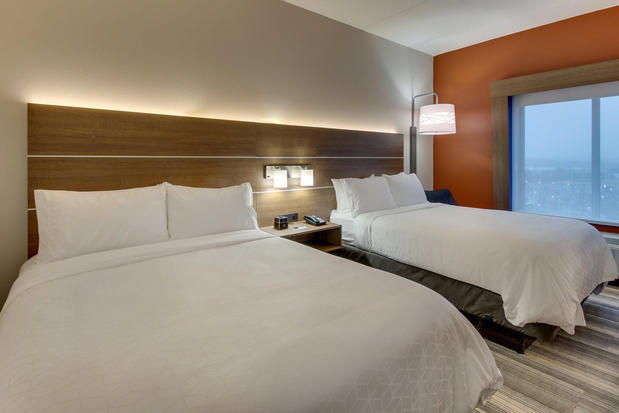 Images Holiday Inn Express & Suites Nashville Metrocenter Downtown by IHG