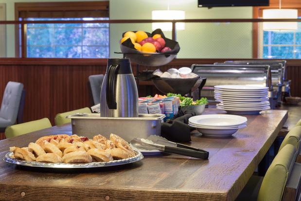 Images Holiday Inn Colorado Springs Airport by IHG