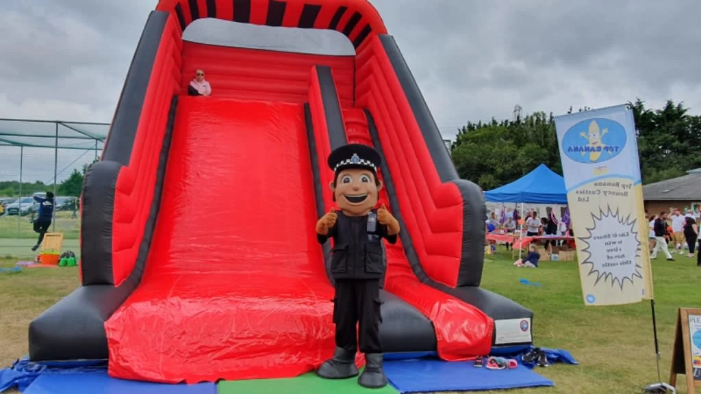 Images Top Banana Bouncy Castles