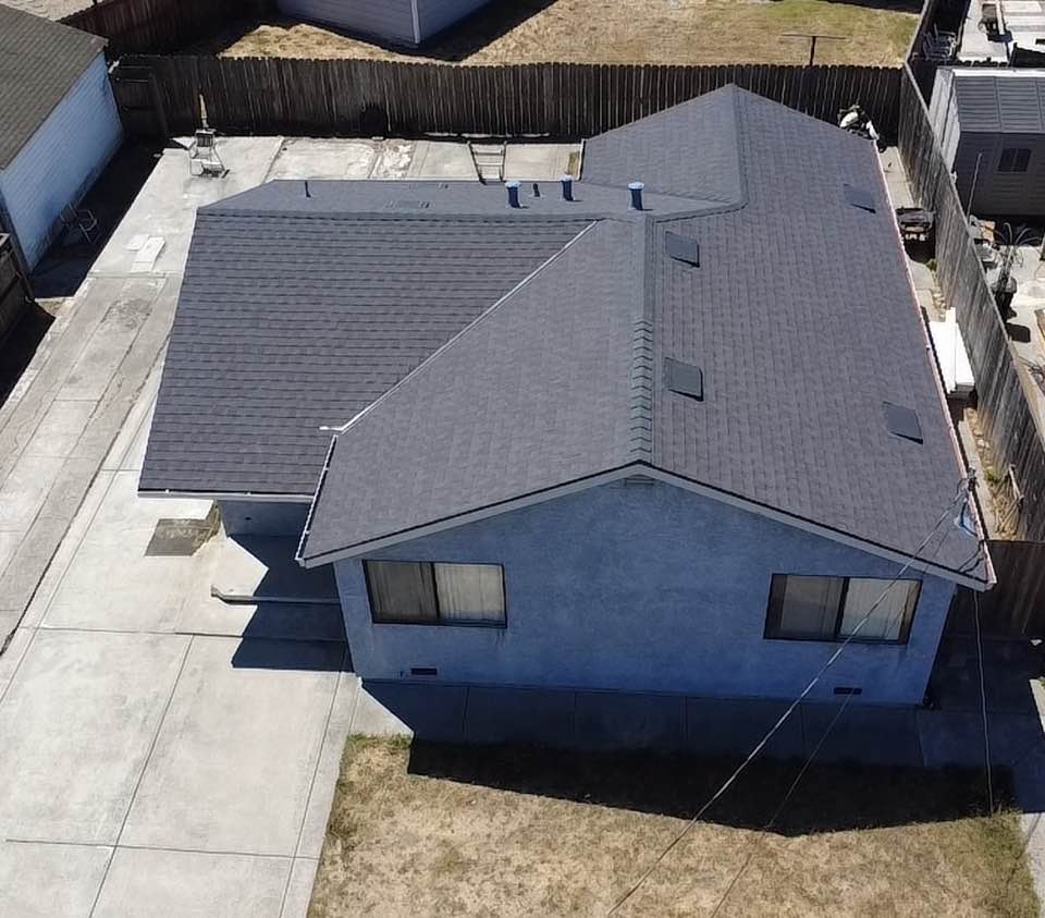 AM Roofing Services Inc Image