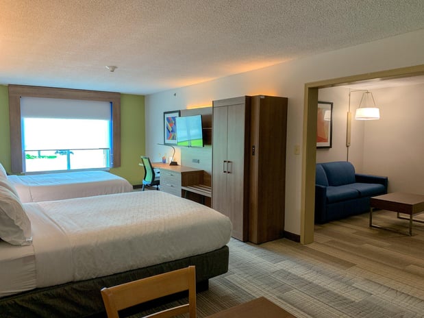 Images Holiday Inn Express & Suites Lexington Dtwn Area-Keeneland by IHG