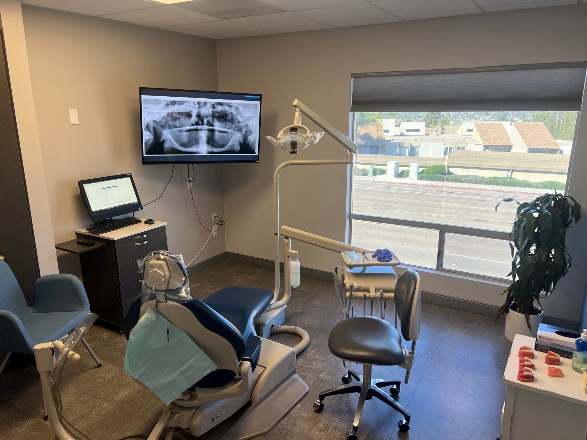 Mini Dental Implants - San Diego, CA - Mini Dental Implant Smile Center - Treatment Room