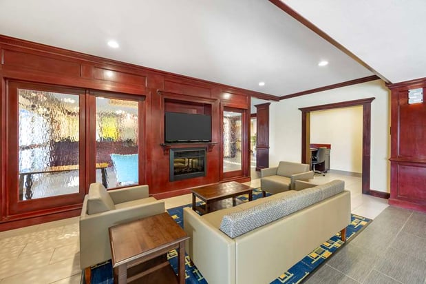 Images Best Western Plus Pratt