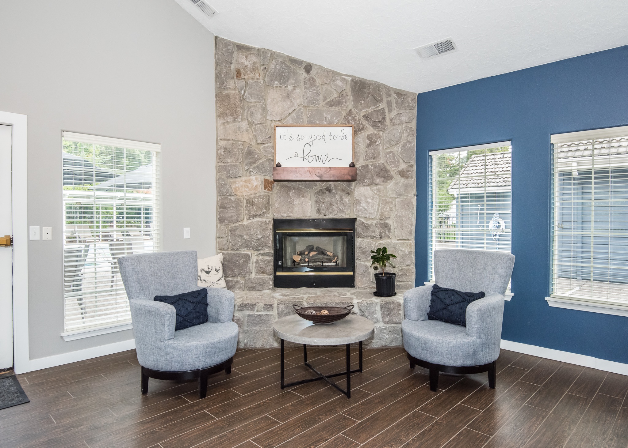 Clubhouse Fireplace Lounge