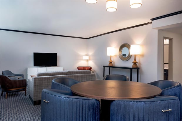 Images Hilton Orrington/Evanston