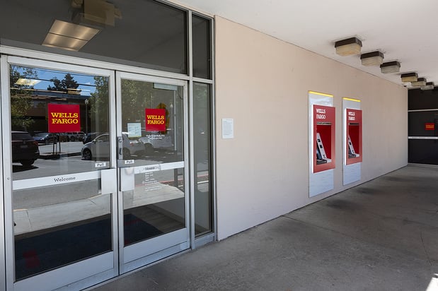 Images Wells Fargo Bank