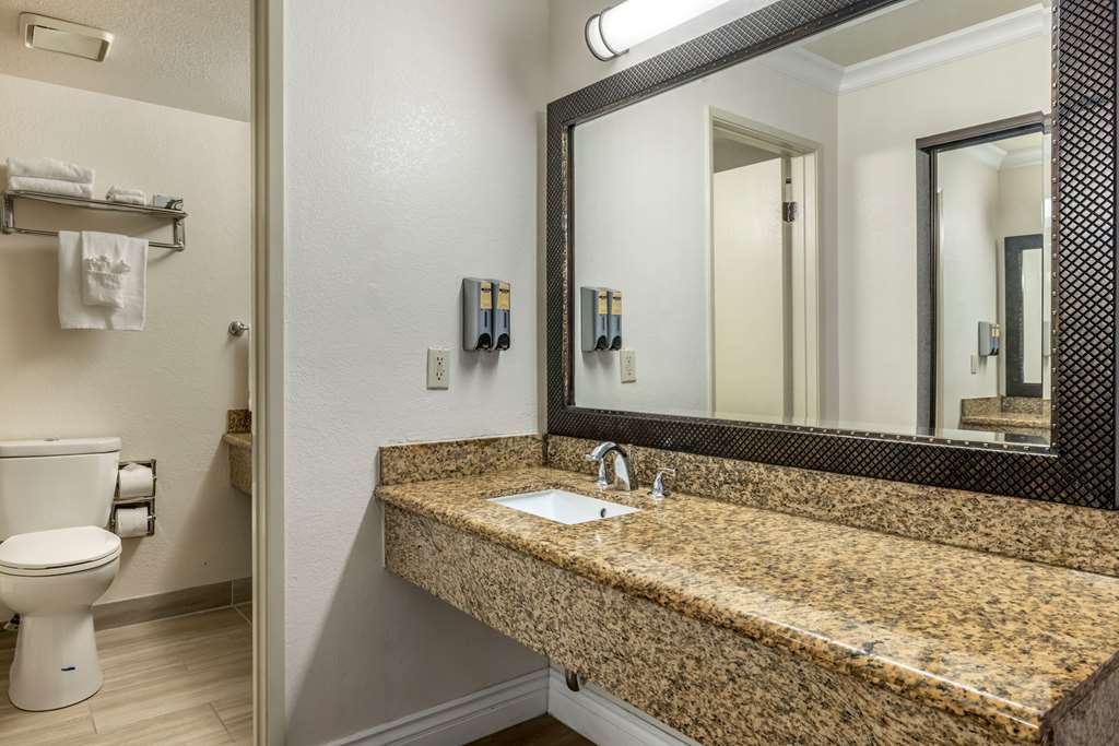 King Suite Guest room Best Western Plus South Bay Hotel Lawndale (310)973-0998