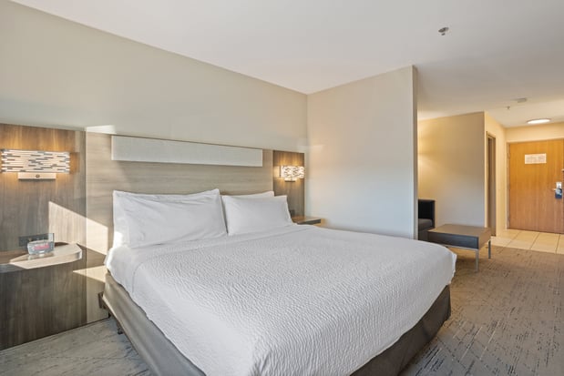 Images Holiday Inn Express & Suites Torrington by IHG