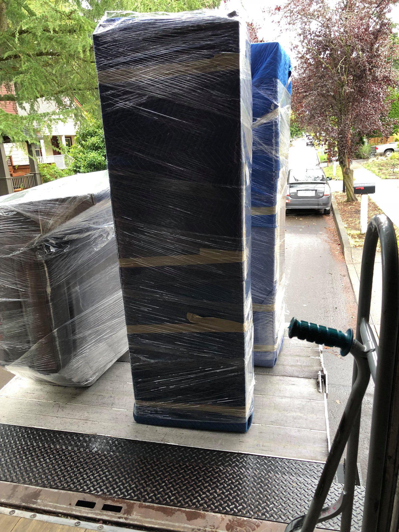 From packing to unpacking, our crew members can transport your household items with care.