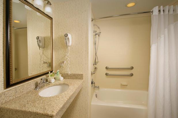 Images Holiday Inn Express & Suites Columbia East - Elkridge by IHG
