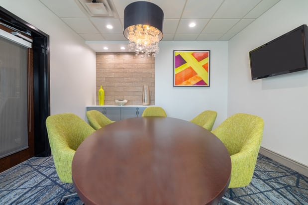Images Holiday Inn Express & Suites Kansas City Airport by IHG