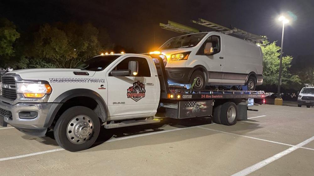 LFS Towing provides reliable and efficient towing services to assist drivers in need. Our experienced team utilizes top-of-the-line equipment to safely tow vehicles of all sizes, ensuring prompt assistance whenever and wherever you require it. Whether you're dealing with a breakdown, accident, or any other roadside issue, count on LFS Towing to provide swift and professional towing solutions.