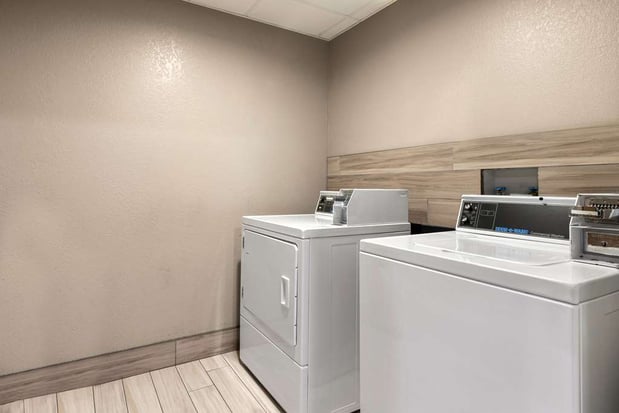 Images SureStay Plus by Best Western Tulsa East