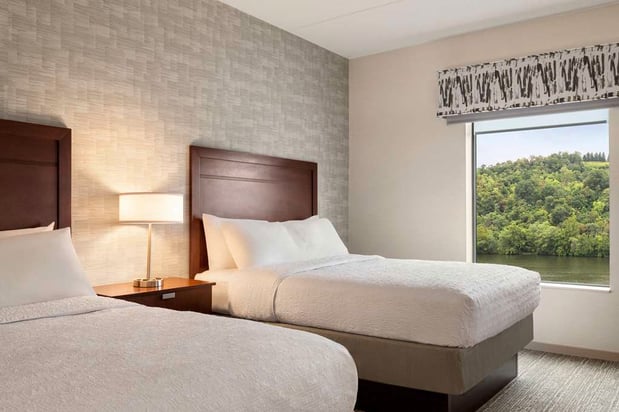 Images Hampton Inn & Suites Pittsburgh/Waterfront-West Homestead