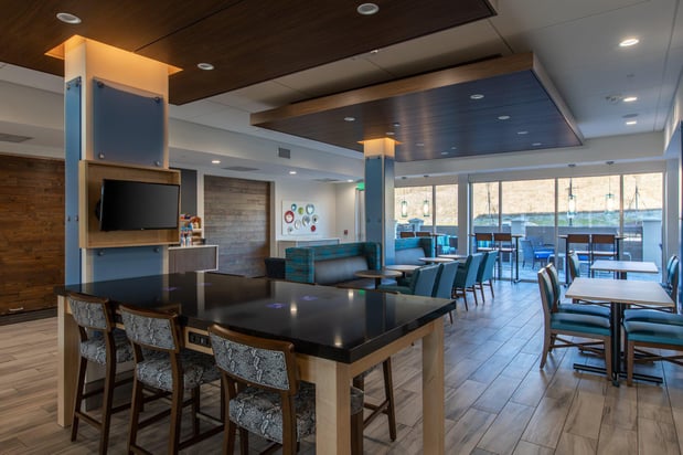 Images Holiday Inn Express & Suites Gainesville - Lake Lanier Area by IHG