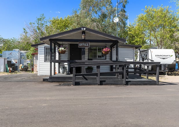 Images Covered Wagon RV Park